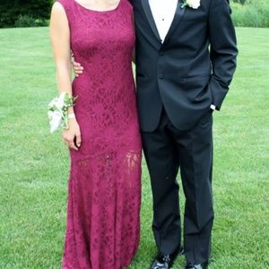 Burgundy/red prom dress
